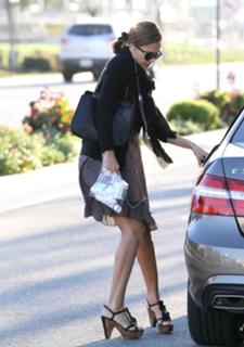 Jessica Alba feet photo thumbnail