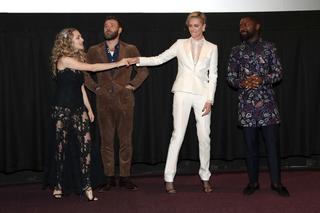 Amanda Seyfried feet photo thumbnail