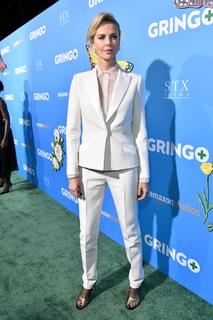 Charlize Theron feet photo thumbnail