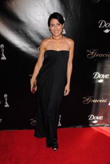 Lisa Edelstein feet photo thumbnail