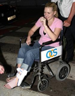 Kate Winslet feet photo thumbnail