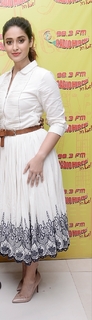 Ileana D'Cruz feet photo thumbnail