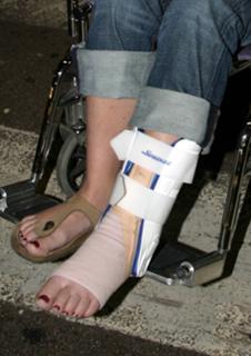 Kate Winslet feet photo thumbnail