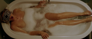 Natasha Henstridge feet photo thumbnail