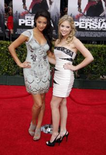 Shay Mitchell feet photo thumbnail