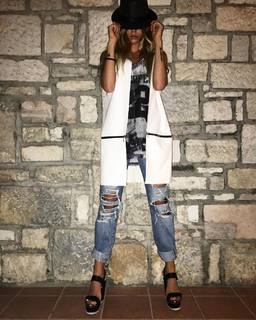 Ludovica Pagani feet photo thumbnail