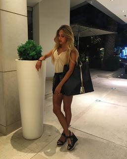 Ludovica Pagani feet photo thumbnail