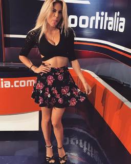 Ludovica Pagani feet photo thumbnail