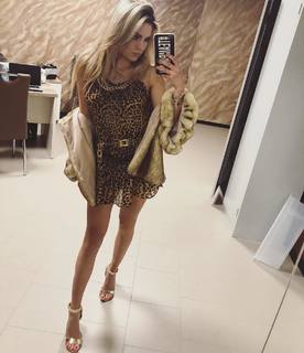 Ludovica Pagani feet photo thumbnail