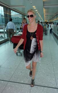Denise Van Outen feet photo thumbnail