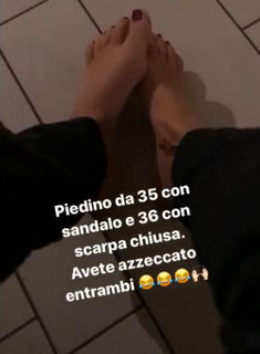 Ludovica Pagani feet photo thumbnail