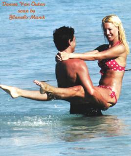 Denise Van Outen feet photo thumbnail