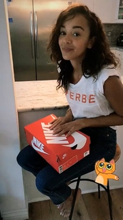 Ashley Madekwe feet photo thumbnail
