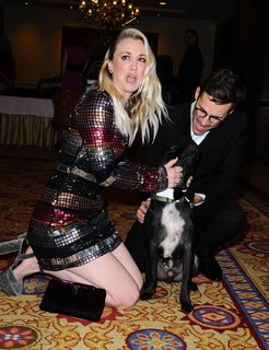 Kaley Cuoco feet photo thumbnail