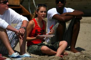 Alexa PenaVega feet photo thumbnail