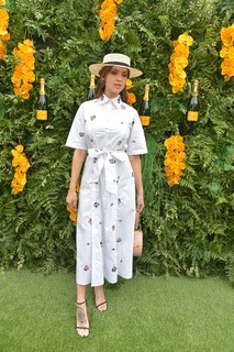 Eiza González feet photo thumbnail