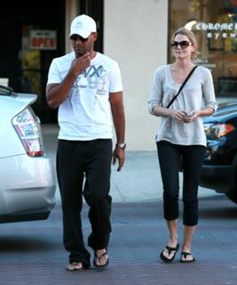 Jennifer Morrison feet photo thumbnail
