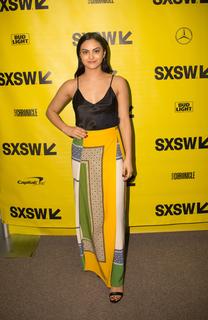 Camila Mendes feet photo thumbnail