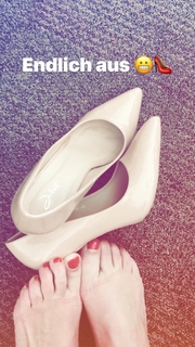 Daniela Katzenberger feet photo thumbnail