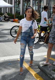 Aly Raisman feet photo thumbnail