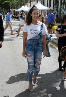 Aly Raisman feet photo thumbnail