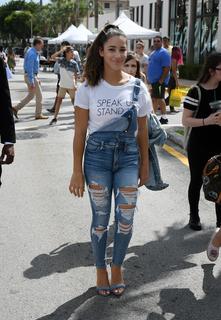 Aly Raisman feet photo thumbnail