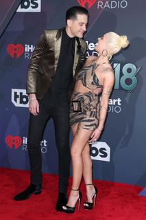 Halsey feet photo thumbnail