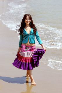 Natalia Oreiro feet photo thumbnail