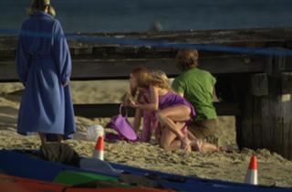 Sarah Michelle Gellar feet photo thumbnail