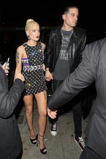 Halsey feet photo thumbnail