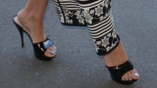 Mariah Carey feet photo thumbnail