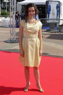 Summer Glau feet photo 5