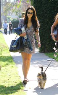 Jordana Brewster feet photo thumbnail