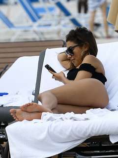Chantel Jeffries feet photo thumbnail