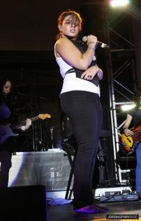 Jordin Sparks feet photo thumbnail