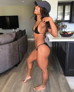 Qimmah Russo feet photo thumbnail