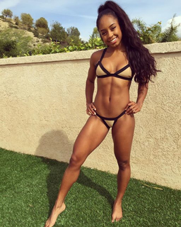Qimmah Russo feet photo thumbnail