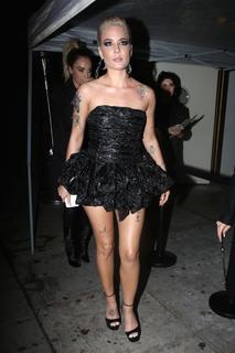 Halsey feet photo thumbnail
