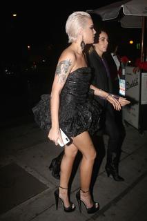 Halsey feet photo thumbnail