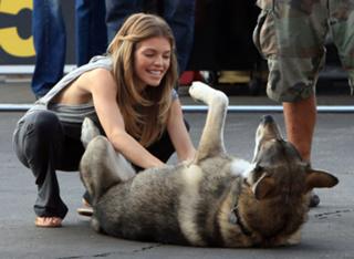AnnaLynne McCord feet photo thumbnail