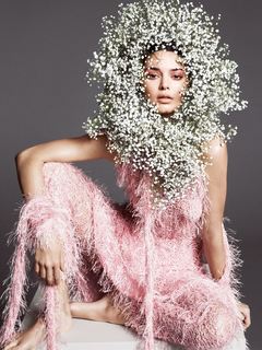 Kendall Jenner feet photo thumbnail