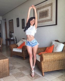Cynthia Rodríguez feet photo thumbnail