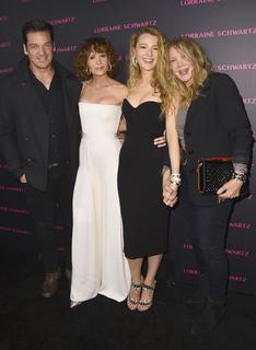 Blake Lively feet photo thumbnail