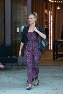 Molly Sims feet photo thumbnail