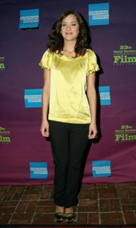 Marion Cotillard feet photo thumbnail
