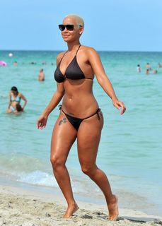 Amber Rose feet photo thumbnail