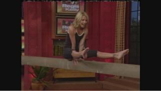 Kelly Ripa feet photo thumbnail