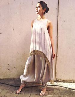 Alia Bhatt feet photo thumbnail