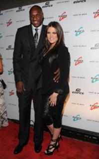 Khloé Kardashian feet photo thumbnail