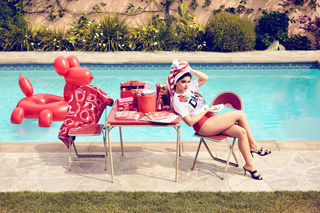 Ariel Winter feet photo thumbnail